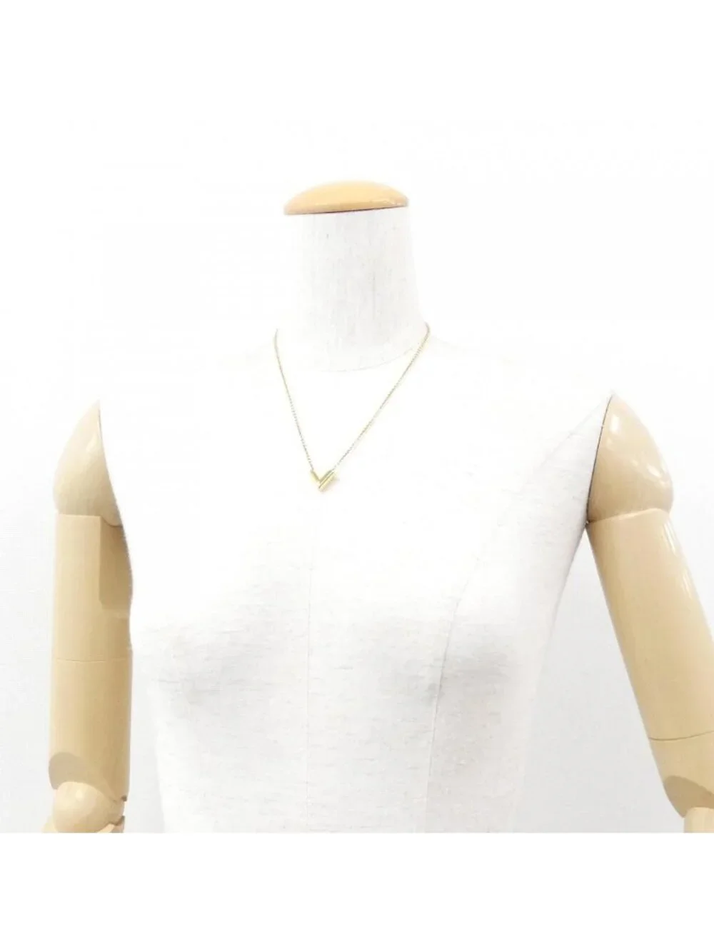 Louis Vuitton Necklace Essential